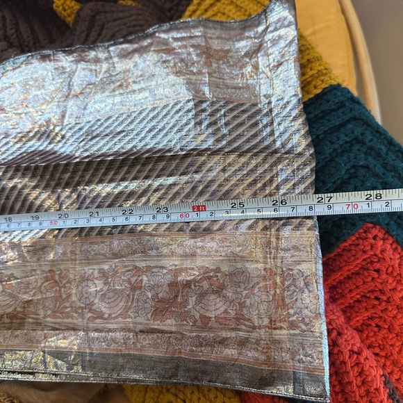 Oscar de la Renta Silver and Brown Scarf - Picture 7 of 7